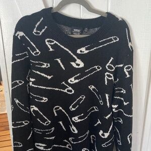 Wesc Leon Safety Pins Sweater Men's M or Women's L NEVER WORN